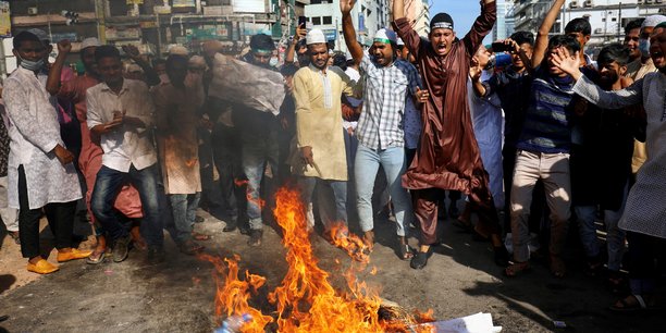 Bangladesh: des milliers de manifestants anti-macron apres l'attentat de nice[reuters.com]