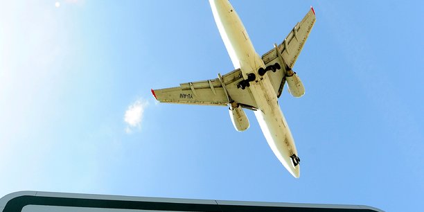 Grande-bretagne: des aeroports pourraient fermer en l'absence de soutien de l'etat[reuters.com]