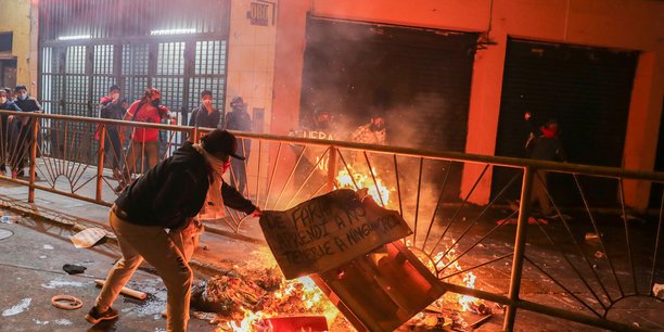 Perou: les manifestations se poursuivent apres la destitution de vizcarra[reuters.com]