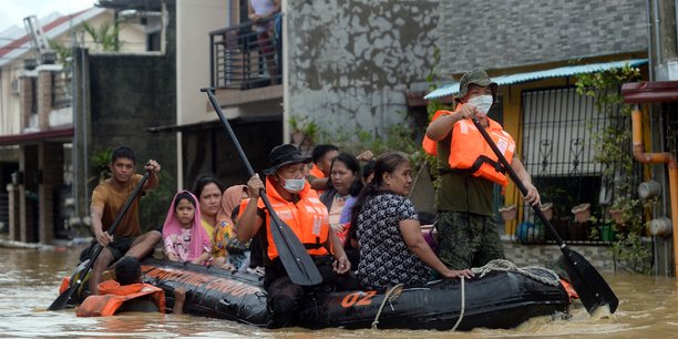 Philippines: des dizaines de disparus apres le passage d'un typhon, selon la police[reuters.com]