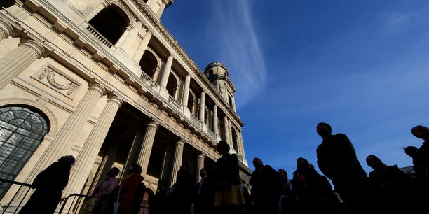 Paris: la prefecture interdit un rassemblement prevu dimanche devant l'eglise saint-sulpice[reuters.com]