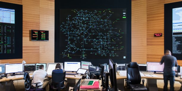 C'est depuis le Centre national d'exploitation du système (Cnes), à Saint-Denis, que les ingénieurs de RTE surveillent les « autoroutes de l'électricité de France ».