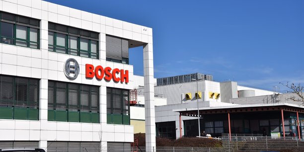 Pour combien de temps encore le logo Bosch décorera ce bâtiment dans la banlieue de Rodez ?