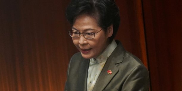 Hong kong: sortir le systeme politique du chaos est la priorite, dit lam[reuters.com]