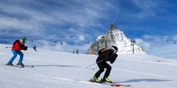 Coronavirus: la suisse gardera ses stations de ski ouvertes[reuters.com]