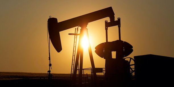 Etats-Unis: les stocks de pétrole brut baissent plus que prévu