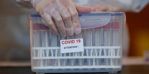 Coronavirus: plus de 25.000 nouveaux cas et pres de 300 morts supplementaires en france[reuters.com]