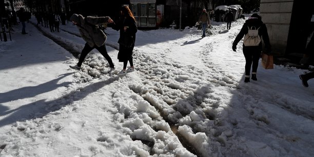 Espagne: les ecoles de madrid fermees apres des chutes de neige record[reuters.com]