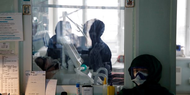 Coronavirus: la russie recense 23.586 nouveaux cas et 481 morts[reuters.com]
