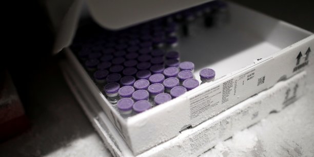 Coronavirus: la france recevra 140.000 doses de vaccins pfizer en moins cette semaine[reuters.com]