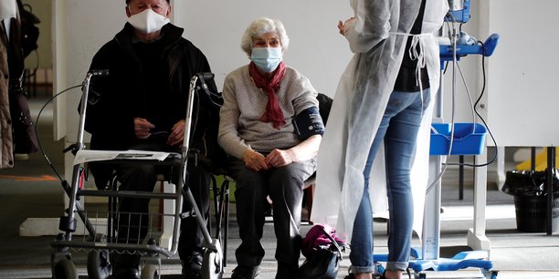 Coronavirus: la france recense 350 morts en milieu hospitalier en 24h[reuters.com]
