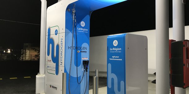 Atawey a déjà installé 25 stations hydrogène en France et compte sur les ambitions du plan Hydrogène, déployé par l'Etat français, dans le cadre de France Relance, pour doper encore un peu plus le marché avec la cible de 400 stations de recharge installées à horizon 2025.