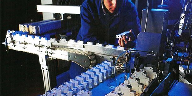 L'usine alésienne Merlin Gérin pourrait délocaliser une partie de ses activités en Hongrie et au Maroc.