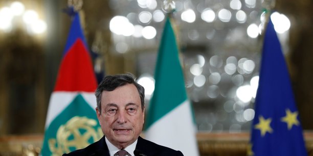 Draghi prend la tete d'un gouvernement elargi en italie[reuters.com]