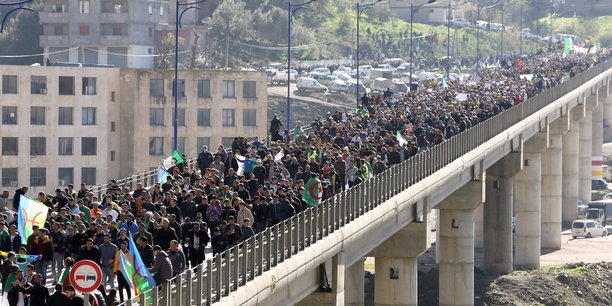 Algerie: des milliers de manifestants dans les rues pour l'anniversaire du hirak[reuters.com]