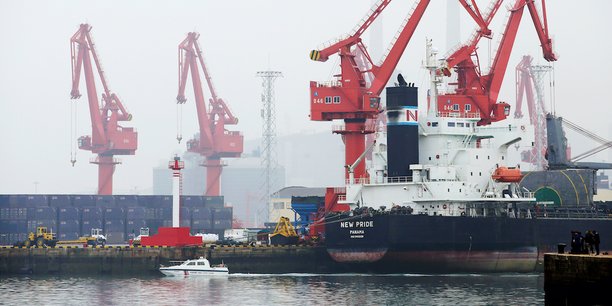 Au port de Qingdao, des terminaux ont été entièrement automatisés pour optimiser le chargement et le déchargement des marchandises.