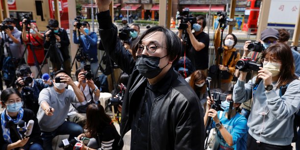 Une cinquantaine de militants pro-democratie inculpes a hong kong[reuters.com]