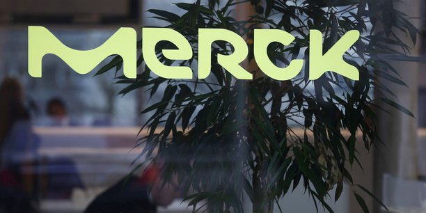 Merck kgaa vise une hausse de ses resultats en 2021, grace aux equipements de laboratoire[reuters.com]