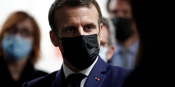 Face à la troisième vague, Emmanuel Macron va devoir trancher ce soir sur de nouvelles mesures en France.