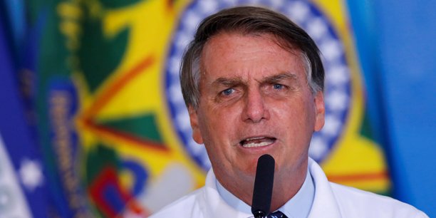 Coronavirus: bolsonaro demande aux bresiliens d'arreter de geindre[reuters.com]
