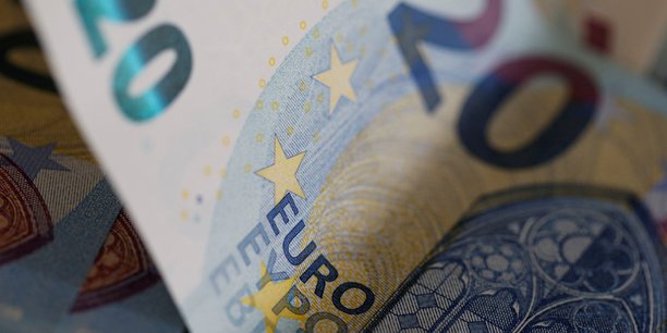 Zone euro: l'inflation confirmee a 0,9% sur un an en fevrier[reuters.com]