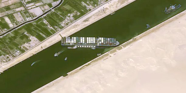 L'Ever Given a complètement bloqué le canal de Suez. Cnes2021/Distribution Airbus DS