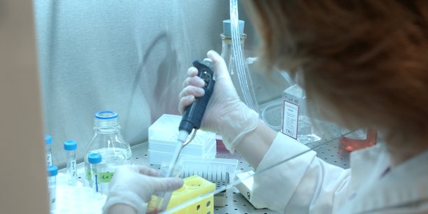 Le cancéropôle CLARA aide déjà les laboratoires à lancer leurs innovations grâce à des programmes de financement dédiés : il pourrait renforcer ce rôle dans le cadre de la nouvelle stratégie décennale de lutte contre le cancer.