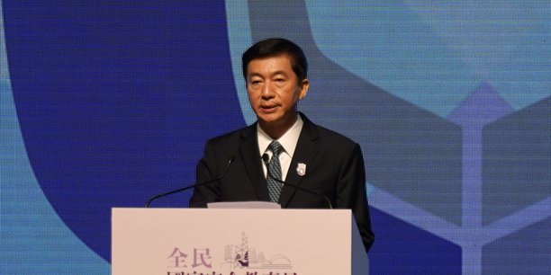 Un representant de pekin a hong kong avertit les puissances etrangeres de ne pas interferer[reuters.com]