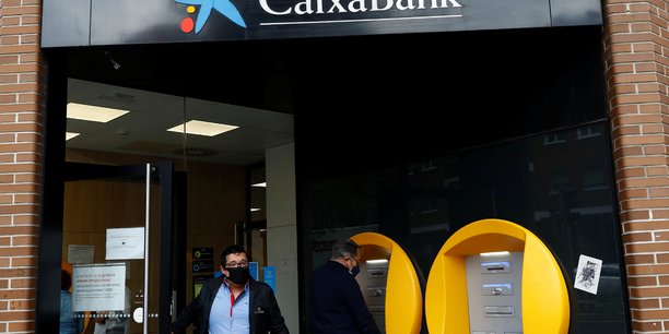 Caixabank prevoit la suppression de plus de 8.000 postes en espagne[reuters.com]