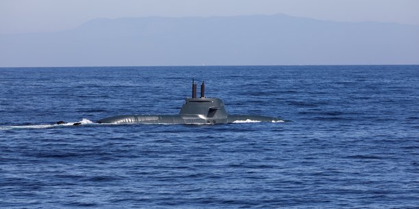 Indonesie: un sous-marin avec 53 personnes a bord disparait au large de bali[reuters.com]