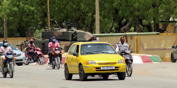 La priorite au tchad est de securiser la situation, dit le drian[reuters.com]