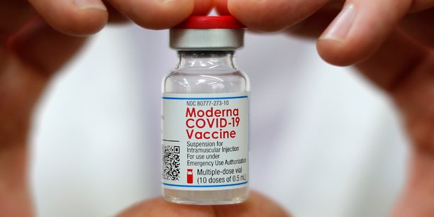 Le monde sera confronte a un surplus de vaccins en 2022, selon le dg de moderna[reuters.com]