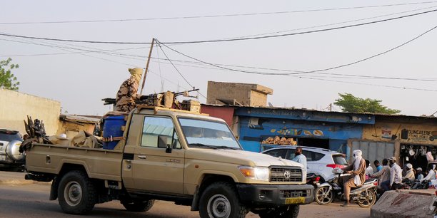 Manifestations a n'djamena contre la prise de pouvoir par l'armee[reuters.com]