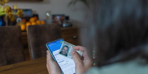 Une enquête du Credoc de 2009 estimait que plus de 210.000 personnes seraient victimes d'une fraude à l'identité chaque année en France. (Capucine Folliot, Mathilde Ravat et Boris Laurent).