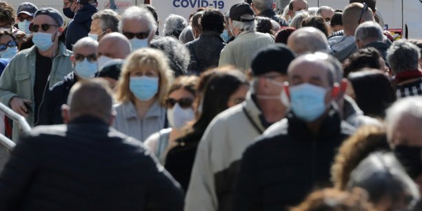 Covid: les vaccinations ouvertes aux francais de plus de 50 ans a partir du 10 mai, annonce macron[reuters.com]