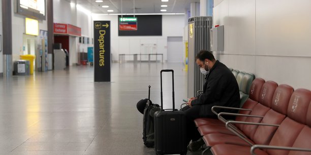 Grande-bretagne: les compagnies aeriennes et les vacanciers se preparent a une reprise limitee des voyages[reuters.com]