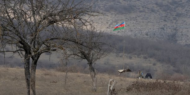 Discussions entre bakou et erevan apres un contentieux frontalier, selon l'agence ria[reuters.com]