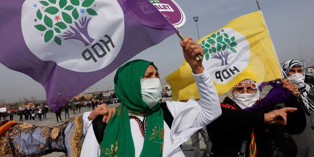 Turquie: la justice ouvre la voie a une interdiction du parti pro-kurde[reuters.com]