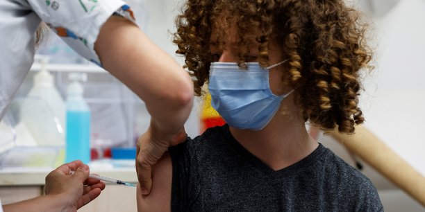 Coronavirus: israel veut vacciner tous les adolescents par crainte du variant delta[reuters.com]