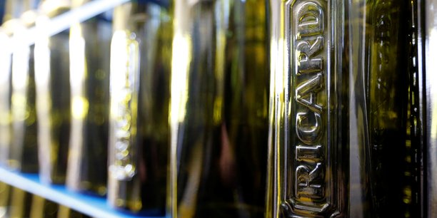 Pernod ricard releve sa prevision de roc pour 2020-2021[reuters.com]