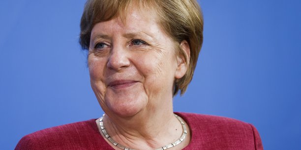 Allemagne : le gouvernement approuve 100 milliards d'euros de nouveaux emprunts en 2022[reuters.com]
