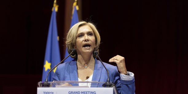 Valérie Pécresse, présidente de la Région Ile-de-France ne renonce pas à faire rouler à Paris des bus de concurrents de la RATP dès le 1er janvier 2025.