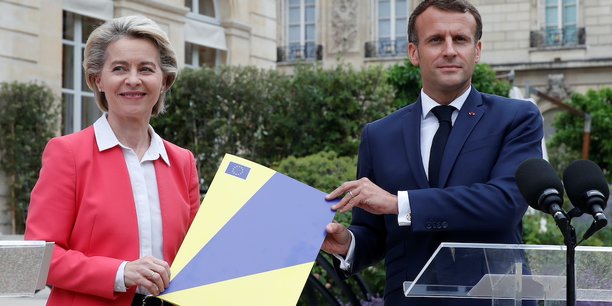 Le président Emmanuel Macron et la présidente de la Commission européenne Ursula von der Leyen à l'Elysée le 23 juin, après l'approbation du plan de relance français.