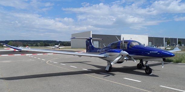 L'avion Diamond Aircraft, d'Instant'Air, compagnie basée à Montpellier, propose un service à la carte pour des patrons de TPE et PME.
