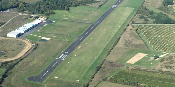 Le siège de HSF est basé à Libourne près de l'aérodrome où est déjà implanté Skybirdsview.