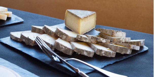 La Tomme de Savoie fait partie des trois fromages dont la demande de reconnaissance en Appellation d'origine protégée (AOP) vient d'être déposée auprès de l'INAO.