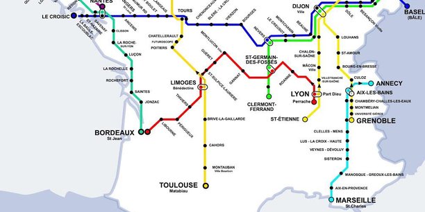 Se saisissant de l'ouverture à la concurrence actée fin 2020, la première coopérative ferroviaire de France Railcoop ambitionne de lancer une première liaison de fret ferroviaire d'ici la fin de l'année, avant d'embarquer, à compter de juin 2022, de premiers passagers entre Bordeaux et Lyon, en desservant également des villes moyennes du centre de la France.