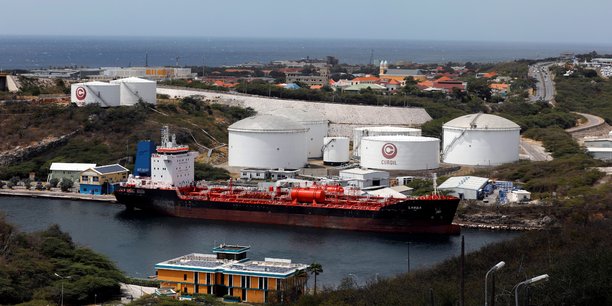 La societe chinoise ccpc joue un role central dans le commerce du petrole en iran et au venezuela[reuters.com]