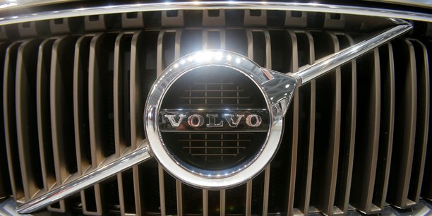 Volvo cars renoue avec le benefice au premier semestre avant une possible ipo[reuters.com]