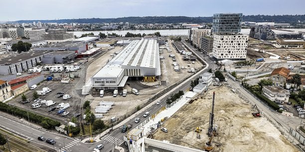 L'opération Bordeaux Euratlantique concerne notamment le réaménagement du quartier de la gare Saint-Jean et du Marché d'intérêt national de Brienne.